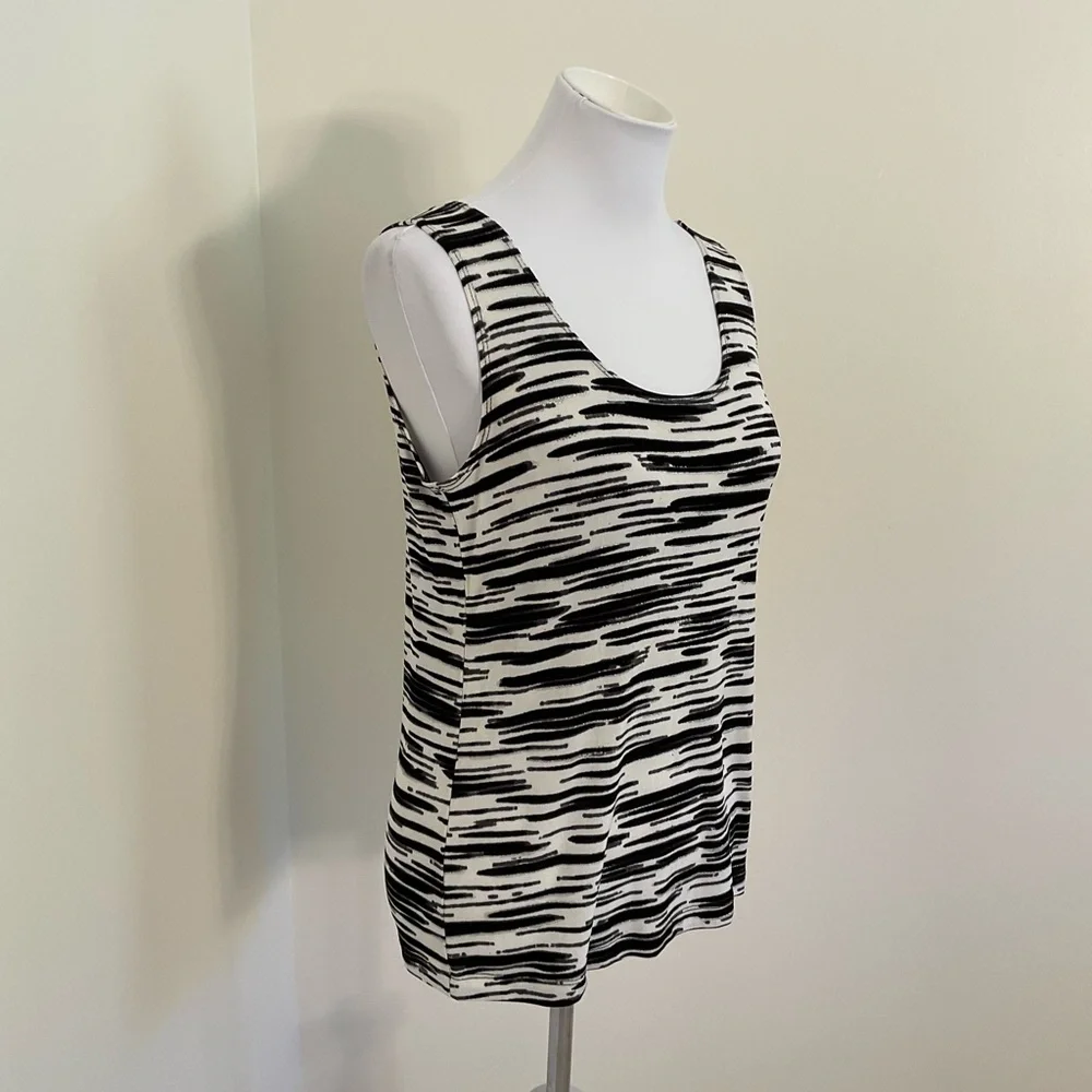 NWT Chico's Travelers Black & White Abstract Stripe Tank Top - Picture 4 of 7